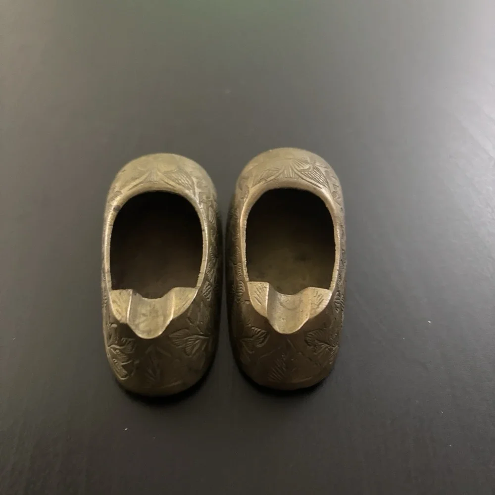 Vintage Brass Ashtray Shoes Etched Floral India Made Set Of 2‎